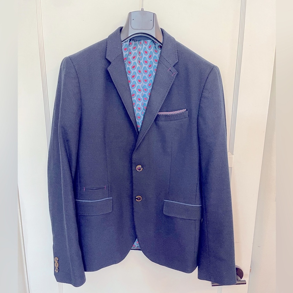 Ted Baker navy blue men’s suit: size 3 Jacket, 32R pants